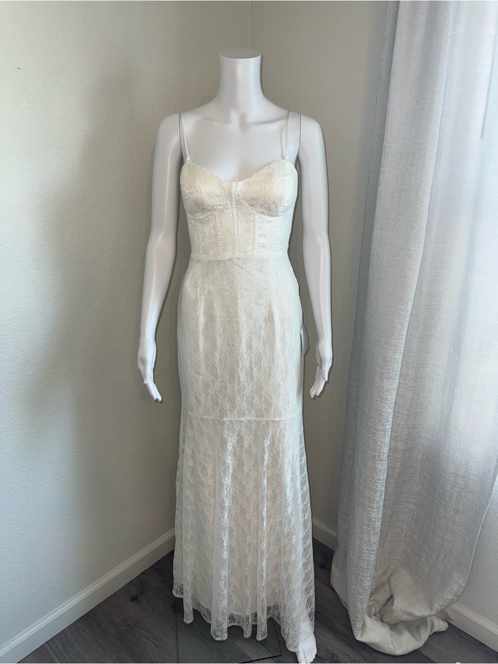 NWT Lulus Everlasting Emotion White Lace Mermaid Maxi Dress – Women’s Small